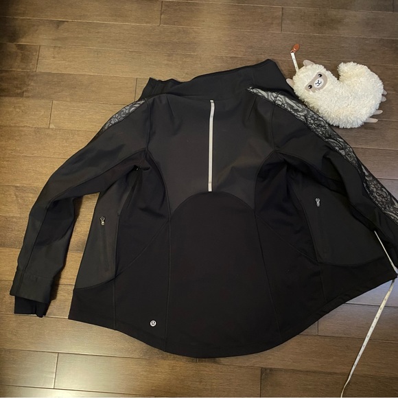 Lululemon Rare Dodger Jacket Lace Reflect S Collectible - Picture 4 of 8